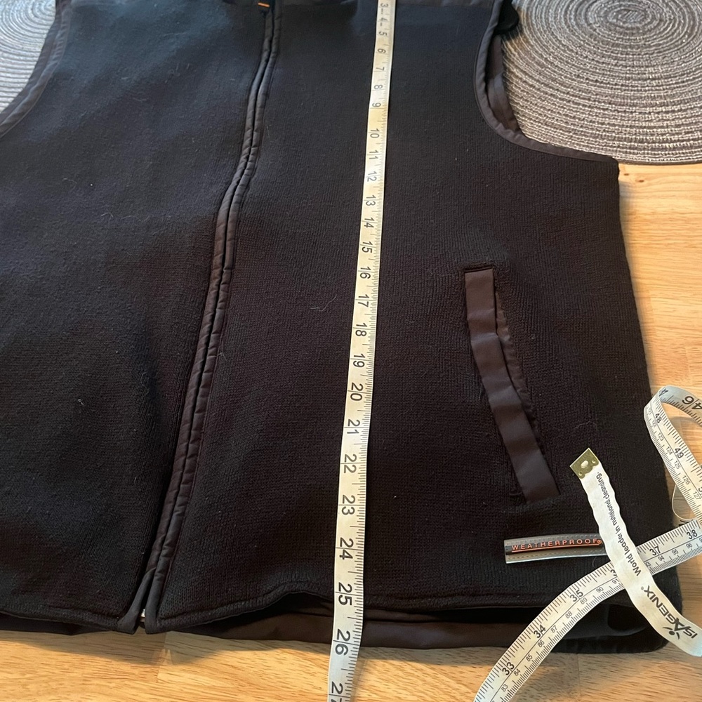 Weatherproof vest - Picture 8 of 8